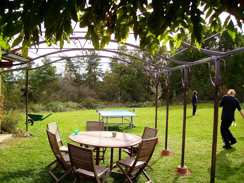 This garden structure can be roofed on the inside with canvas