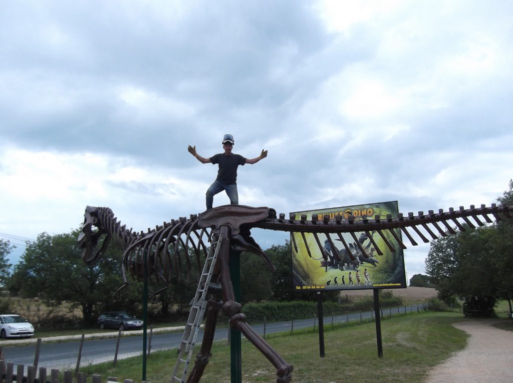 this 2nd skeleton of t-rex was ordered for an amusement park